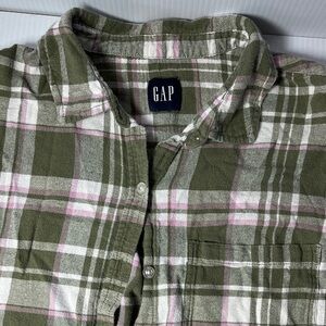 GAP women’s Green and Pink Checkered Shirt